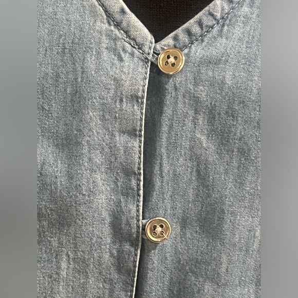 Daisy Fuentes Denim-Look TOP- Blue, BUTTON DOWN RUFFLE CAP SLEEVES SIZE XL - Picture 6 of 8